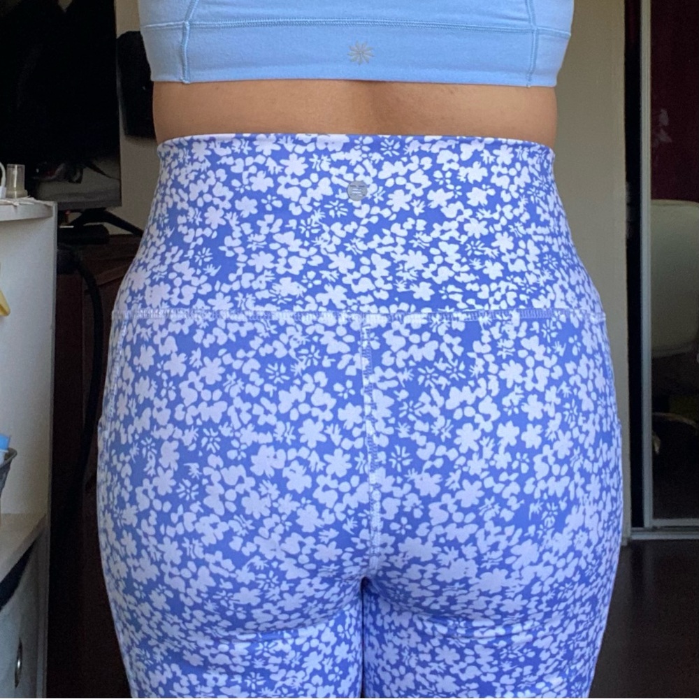 𝗿𝗯𝘅 blue floral cropped leggings - Picture 2 of 8